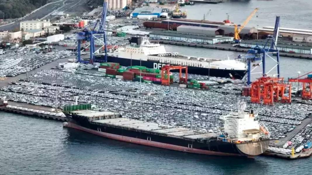 Araç piyasasındaki dengeleri değiştirecek gelişme: Binlerce sıfır araç Haydarpaşa limanında böyle görüntülendi 6